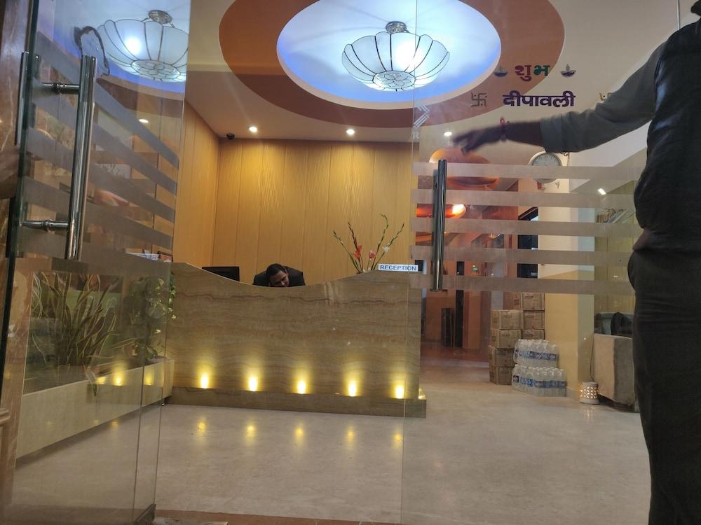 Hotel Apra Inn New Delhi Ngoại thất bức ảnh