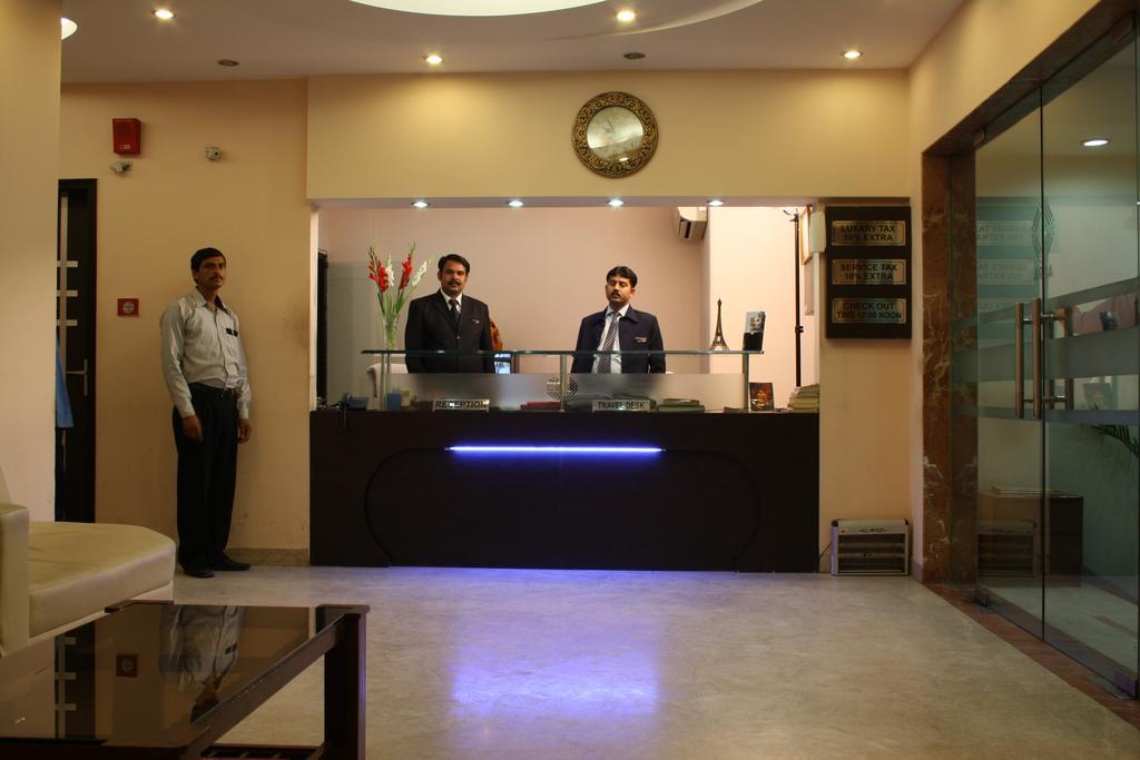 Hotel Apra Inn New Delhi Ngoại thất bức ảnh