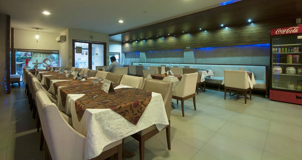 Hotel Apra Inn New Delhi Ngoại thất bức ảnh