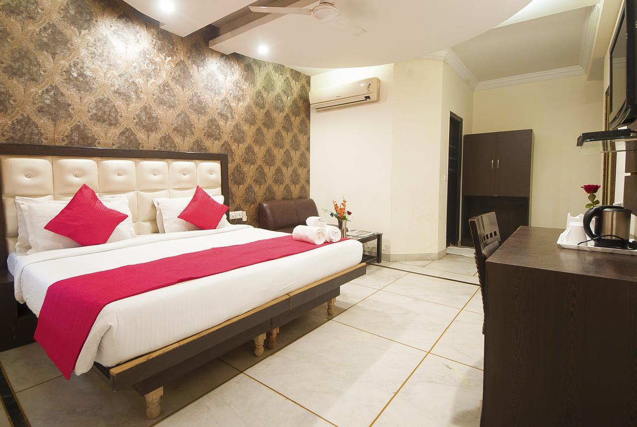 Hotel Apra Inn New Delhi Ngoại thất bức ảnh